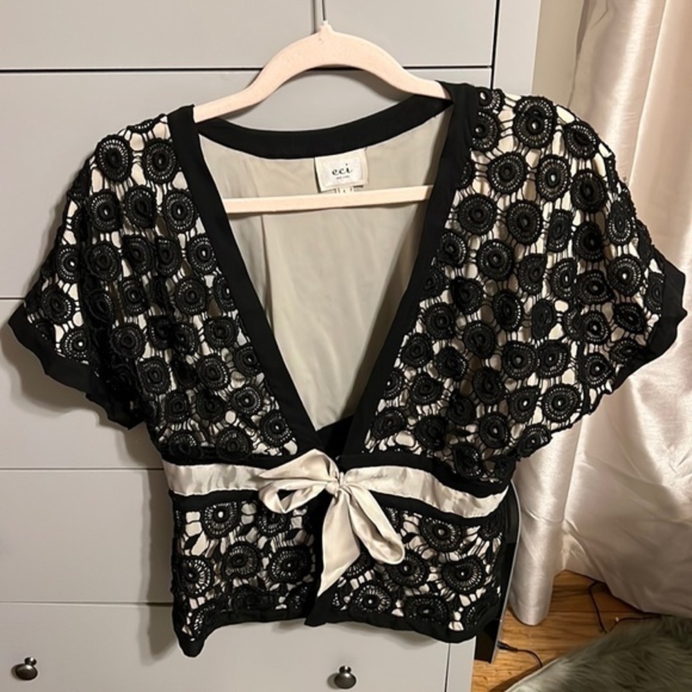 Eci New York Crochet‎ shirt